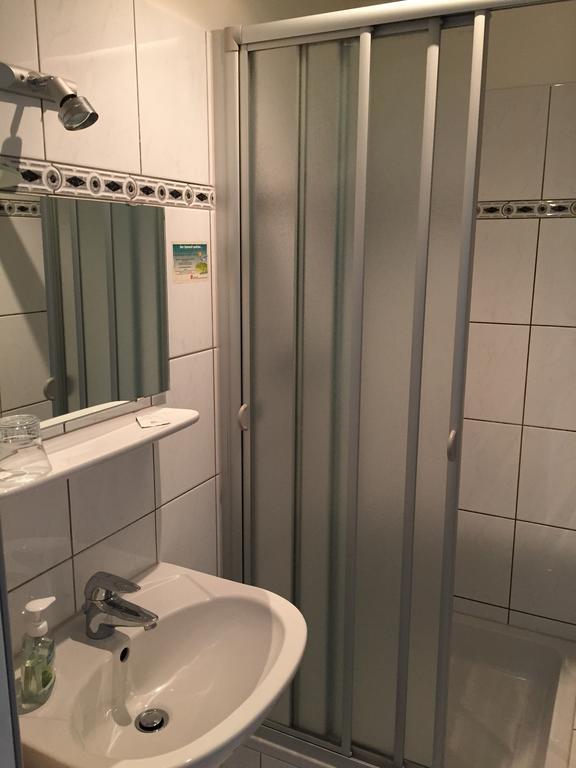 Hotel Restaurant Zagreb Kolín nad Rýnem Pokoj fotografie