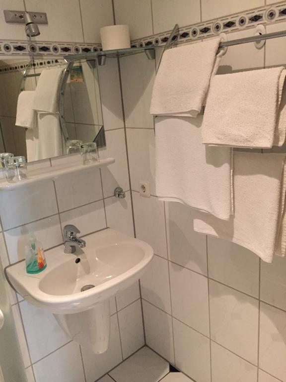 Hotel Restaurant Zagreb Kolín nad Rýnem Pokoj fotografie