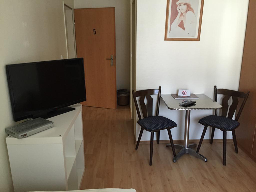 Hotel Restaurant Zagreb Kolín nad Rýnem Pokoj fotografie